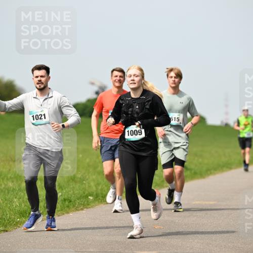 10.05.2026 - 8. Wedeler Halbmarathon Dr. Thomas Lammeyer http://msf.ph/oto/9710481 10.05.2026 12:04:51 Laufen 1021, 1009, 615 meine-sportfotos.de