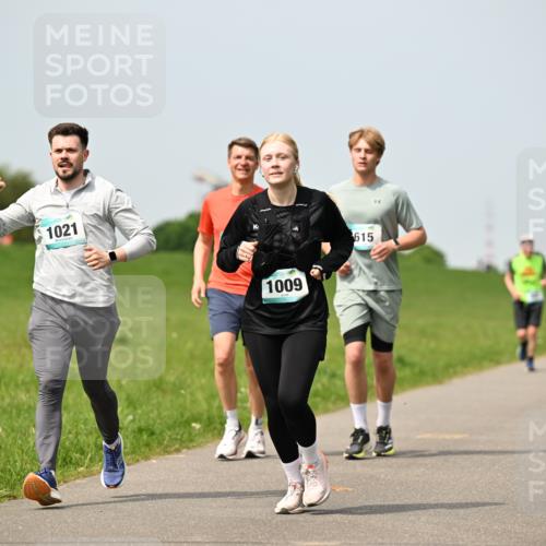 10.05.2026 - 8. Wedeler Halbmarathon Dr. Thomas Lammeyer http://msf.ph/oto/9710484 10.05.2026 12:04:51 Laufen 1021, 1009, 615 meine-sportfotos.de