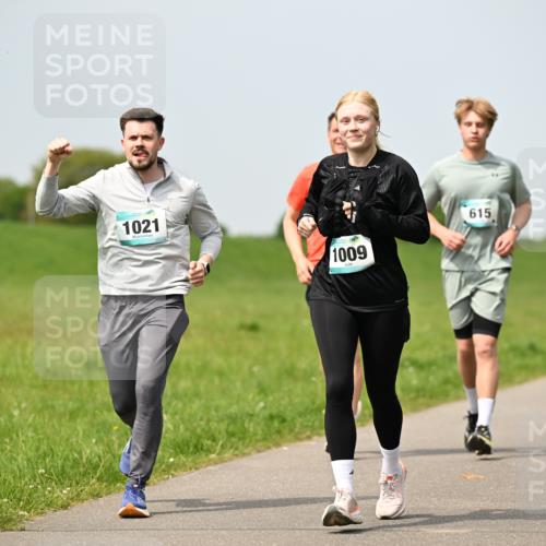 10.05.2026 - 8. Wedeler Halbmarathon Dr. Thomas Lammeyer http://msf.ph/oto/9710487 10.05.2026 12:04:51 Laufen 1021, 1009, 615 meine-sportfotos.de