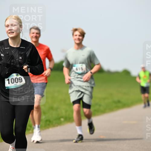 10.05.2026 - 8. Wedeler Halbmarathon Dr. Thomas Lammeyer http://msf.ph/oto/9710502 10.05.2026 12:04:53 Laufen 1009 meine-sportfotos.de