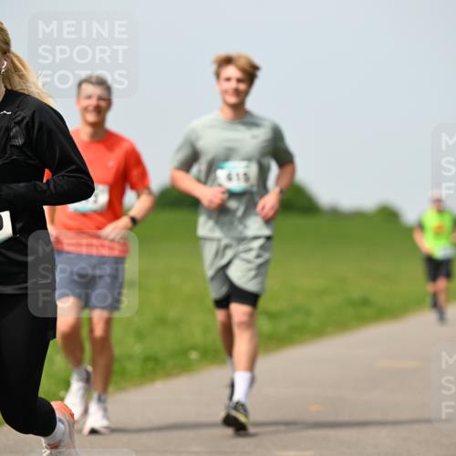 10.05.2026 - 8. Wedeler Halbmarathon Dr. Thomas Lammeyer http://msf.ph/oto/9710506 10.05.2026 12:04:53 Laufen 1009 meine-sportfotos.de