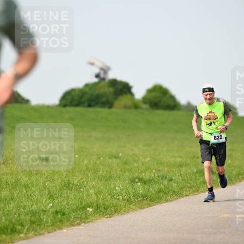 10.05.2026 - 8. Wedeler Halbmarathon Dr. Thomas Lammeyer http://msf.ph/oto/9710528 10.05.2026 12:04:55 Laufen 822 meine-sportfotos.de
