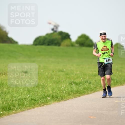 10.05.2026 - 8. Wedeler Halbmarathon Dr. Thomas Lammeyer http://msf.ph/oto/9710544 10.05.2026 12:04:56 Laufen 822 meine-sportfotos.de