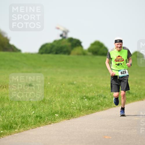 10.05.2026 - 8. Wedeler Halbmarathon Dr. Thomas Lammeyer http://msf.ph/oto/9710551 10.05.2026 12:04:56 Laufen 822 meine-sportfotos.de