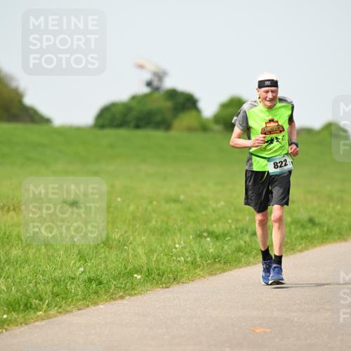 10.05.2026 - 8. Wedeler Halbmarathon Dr. Thomas Lammeyer http://msf.ph/oto/9710556 10.05.2026 12:04:57 Laufen 822 meine-sportfotos.de