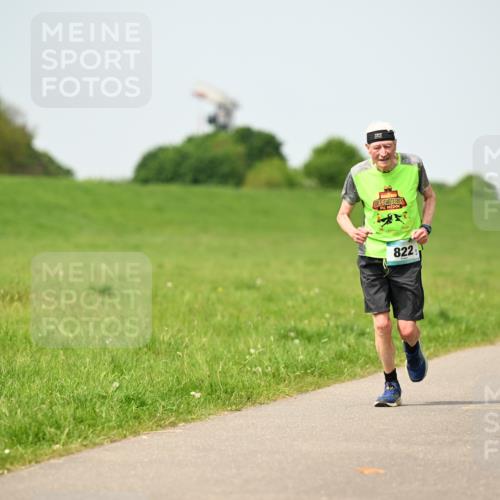 10.05.2026 - 8. Wedeler Halbmarathon Dr. Thomas Lammeyer http://msf.ph/oto/9710558 10.05.2026 12:04:57 Laufen 822 meine-sportfotos.de