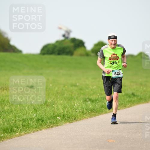 10.05.2026 - 8. Wedeler Halbmarathon Dr. Thomas Lammeyer http://msf.ph/oto/9710561 10.05.2026 12:04:57 Laufen 822 meine-sportfotos.de