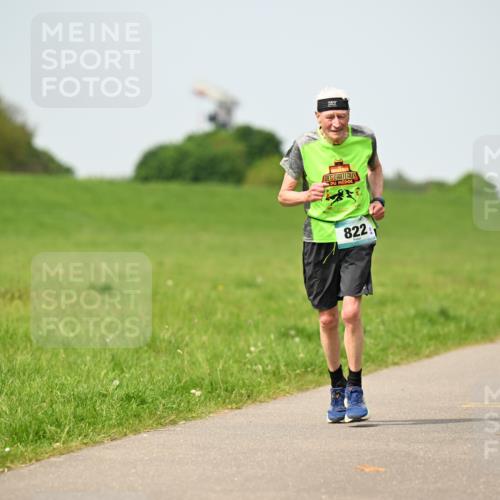 10.05.2026 - 8. Wedeler Halbmarathon Dr. Thomas Lammeyer http://msf.ph/oto/9710571 10.05.2026 12:04:58 Laufen 822 meine-sportfotos.de