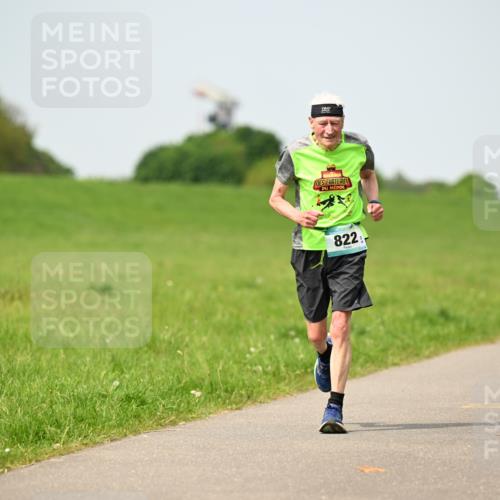 10.05.2026 - 8. Wedeler Halbmarathon Dr. Thomas Lammeyer http://msf.ph/oto/9710573 10.05.2026 12:04:58 Laufen 822 meine-sportfotos.de