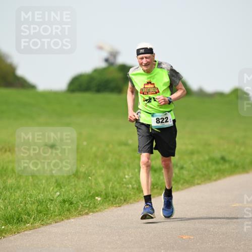 10.05.2026 - 8. Wedeler Halbmarathon Dr. Thomas Lammeyer http://msf.ph/oto/9710576 10.05.2026 12:04:58 Laufen 822 meine-sportfotos.de