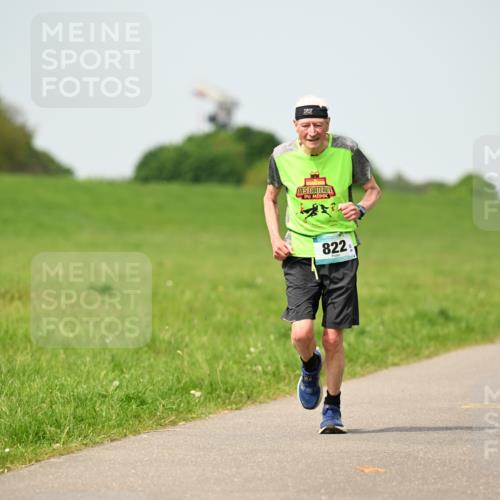 10.05.2026 - 8. Wedeler Halbmarathon Dr. Thomas Lammeyer http://msf.ph/oto/9710578 10.05.2026 12:04:58 Laufen 822 meine-sportfotos.de