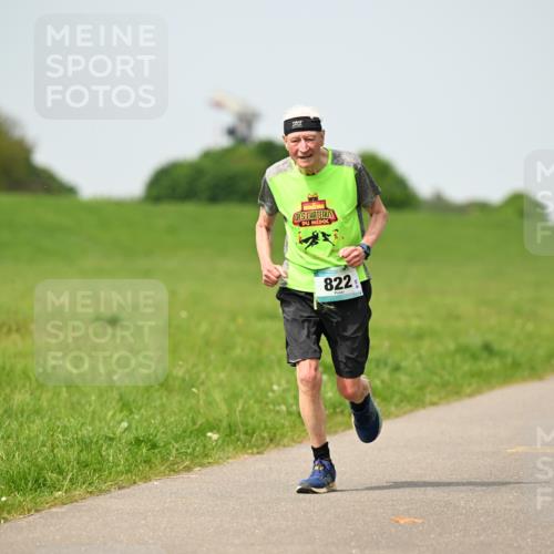 10.05.2026 - 8. Wedeler Halbmarathon Dr. Thomas Lammeyer http://msf.ph/oto/9710580 10.05.2026 12:04:58 Laufen 822 meine-sportfotos.de