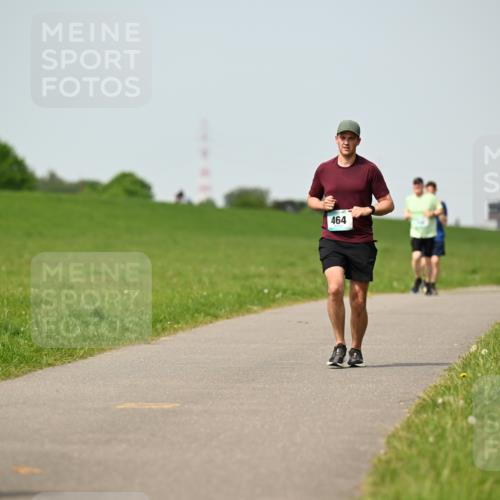 10.05.2026 - 8. Wedeler Halbmarathon Dr. Thomas Lammeyer http://msf.ph/oto/9710593 10.05.2026 12:04:59 Laufen 464 meine-sportfotos.de