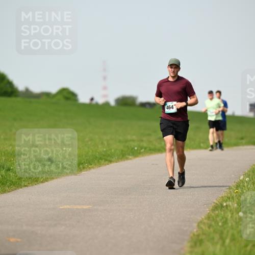 10.05.2026 - 8. Wedeler Halbmarathon Dr. Thomas Lammeyer http://msf.ph/oto/9710596 10.05.2026 12:05:00 Laufen 464 meine-sportfotos.de