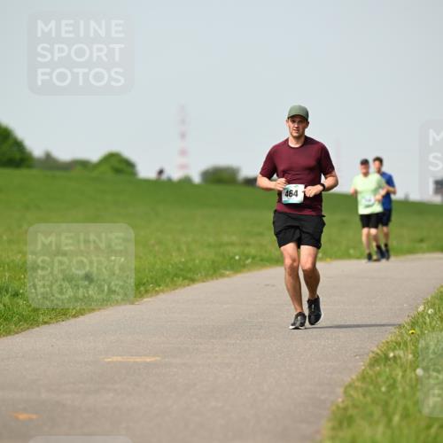 10.05.2026 - 8. Wedeler Halbmarathon Dr. Thomas Lammeyer http://msf.ph/oto/9710598 10.05.2026 12:05:00 Laufen 464 meine-sportfotos.de