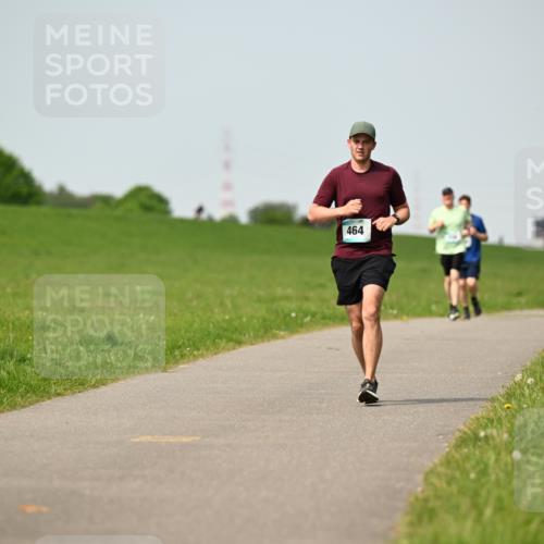10.05.2026 - 8. Wedeler Halbmarathon Dr. Thomas Lammeyer http://msf.ph/oto/9710602 10.05.2026 12:05:00 Laufen 464 meine-sportfotos.de