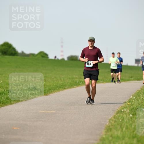 10.05.2026 - 8. Wedeler Halbmarathon Dr. Thomas Lammeyer http://msf.ph/oto/9710607 10.05.2026 12:05:00 Laufen 464 meine-sportfotos.de