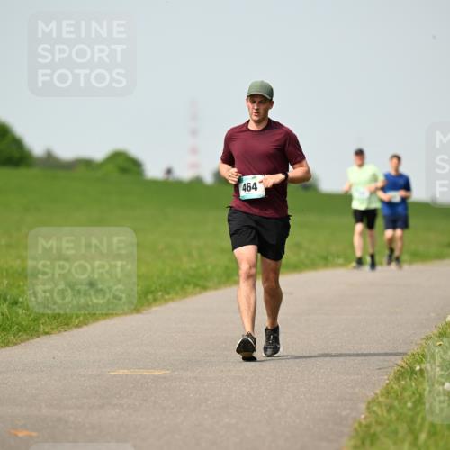 10.05.2026 - 8. Wedeler Halbmarathon Dr. Thomas Lammeyer http://msf.ph/oto/9710625 10.05.2026 12:05:01 Laufen 464 meine-sportfotos.de
