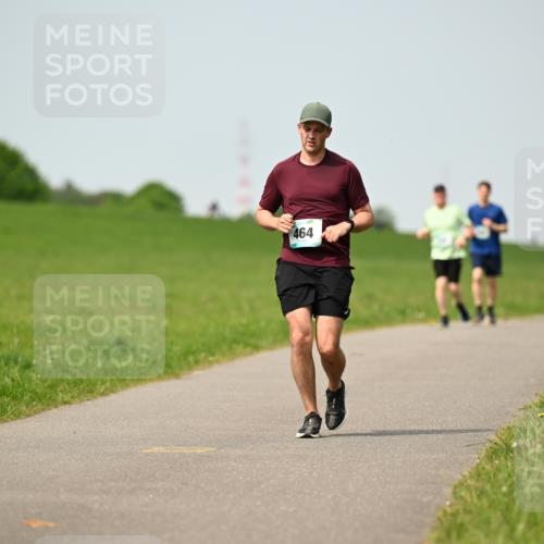 10.05.2026 - 8. Wedeler Halbmarathon Dr. Thomas Lammeyer http://msf.ph/oto/9710627 10.05.2026 12:05:01 Laufen 464 meine-sportfotos.de