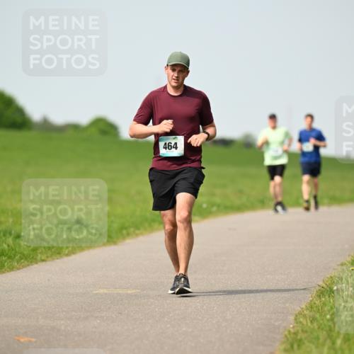 10.05.2026 - 8. Wedeler Halbmarathon Dr. Thomas Lammeyer http://msf.ph/oto/9710640 10.05.2026 12:05:02 Laufen 464 meine-sportfotos.de