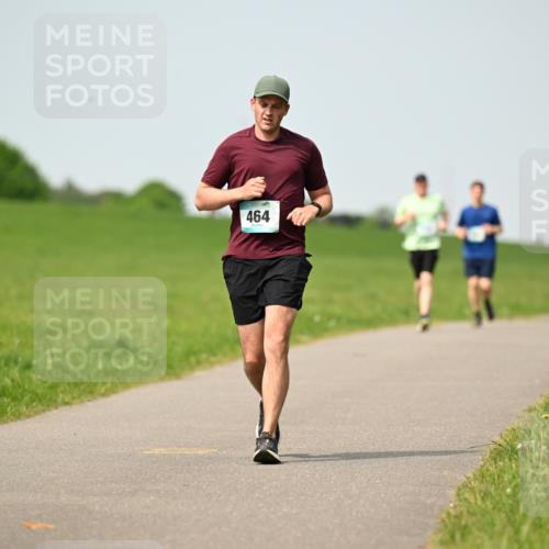 10.05.2026 - 8. Wedeler Halbmarathon Dr. Thomas Lammeyer http://msf.ph/oto/9710647 10.05.2026 12:05:02 Laufen 464 meine-sportfotos.de