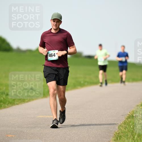 10.05.2026 - 8. Wedeler Halbmarathon Dr. Thomas Lammeyer http://msf.ph/oto/9710662 10.05.2026 12:05:03 Laufen 464 meine-sportfotos.de