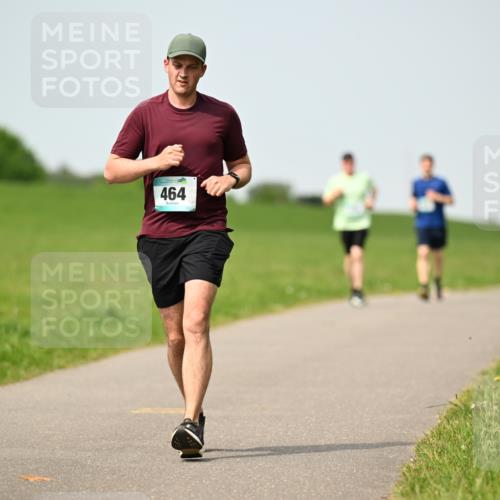 10.05.2026 - 8. Wedeler Halbmarathon Dr. Thomas Lammeyer http://msf.ph/oto/9710665 10.05.2026 12:05:03 Laufen 464 meine-sportfotos.de