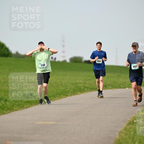 10.05.2026 - 8. Wedeler Halbmarathon Dr. Thomas Lammeyer http://msf.ph/oto/9710690 10.05.2026 12:05:09 Laufen 338, 690, 497 meine-sportfotos.de