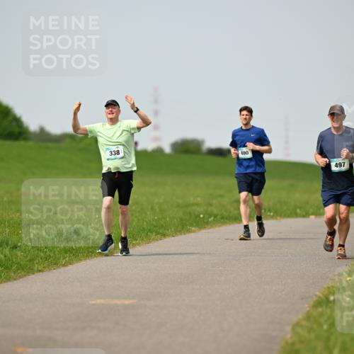 10.05.2026 - 8. Wedeler Halbmarathon Dr. Thomas Lammeyer http://msf.ph/oto/9710692 10.05.2026 12:05:09 Laufen 338, 690, 497 meine-sportfotos.de