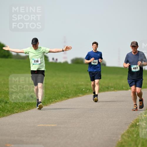 10.05.2026 - 8. Wedeler Halbmarathon Dr. Thomas Lammeyer http://msf.ph/oto/9710710 10.05.2026 12:05:10 Laufen 338, 690, 497 meine-sportfotos.de