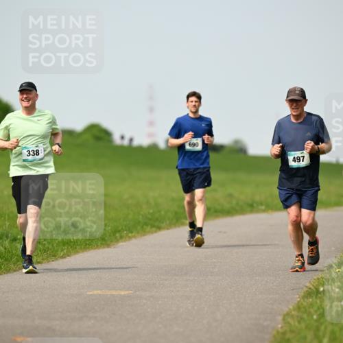 10.05.2026 - 8. Wedeler Halbmarathon Dr. Thomas Lammeyer http://msf.ph/oto/9710737 10.05.2026 12:05:11 Laufen 338, 690, 497 meine-sportfotos.de