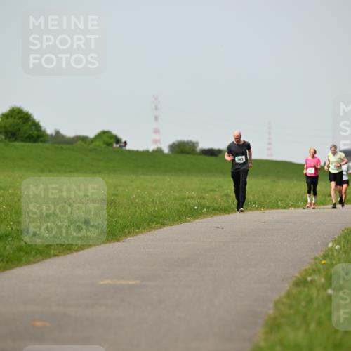 10.05.2026 - 8. Wedeler Halbmarathon Dr. Thomas Lammeyer http://msf.ph/oto/9710882 10.05.2026 12:05:22 Laufen  meine-sportfotos.de