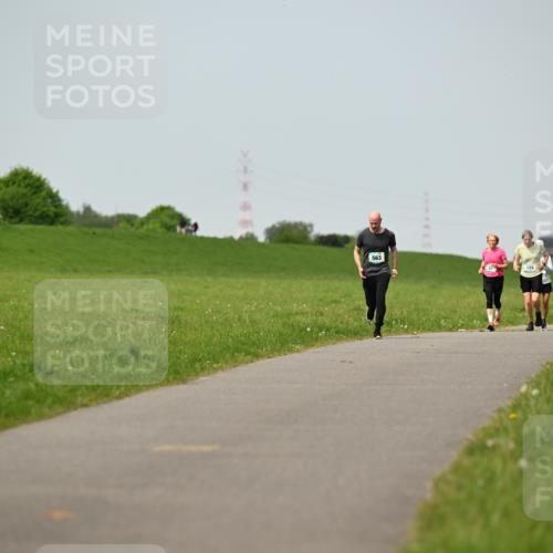 10.05.2026 - 8. Wedeler Halbmarathon Dr. Thomas Lammeyer http://msf.ph/oto/9710885 10.05.2026 12:05:22 Laufen 563 meine-sportfotos.de