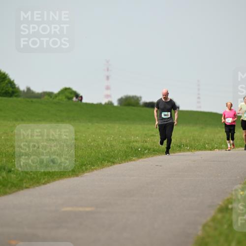 10.05.2026 - 8. Wedeler Halbmarathon Dr. Thomas Lammeyer http://msf.ph/oto/9710897 10.05.2026 12:05:23 Laufen  meine-sportfotos.de