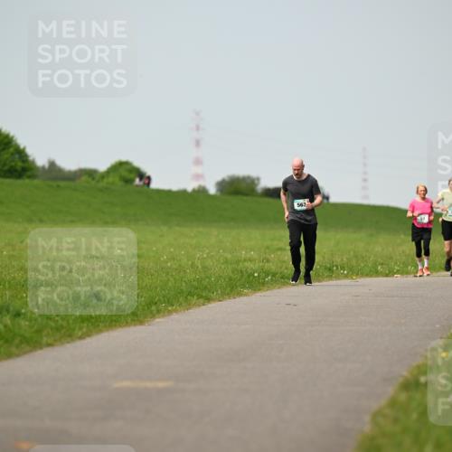 10.05.2026 - 8. Wedeler Halbmarathon Dr. Thomas Lammeyer http://msf.ph/oto/9710899 10.05.2026 12:05:23 Laufen 563, 125 meine-sportfotos.de