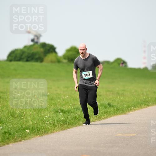 10.05.2026 - 8. Wedeler Halbmarathon Dr. Thomas Lammeyer http://msf.ph/oto/9710953 10.05.2026 12:05:31 Laufen 563 meine-sportfotos.de