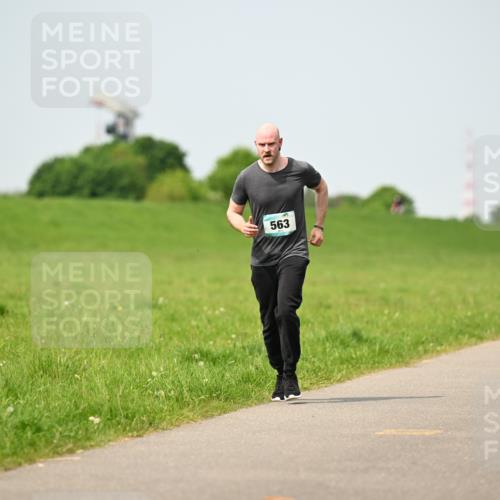 10.05.2026 - 8. Wedeler Halbmarathon Dr. Thomas Lammeyer http://msf.ph/oto/9710956 10.05.2026 12:05:31 Laufen 563 meine-sportfotos.de