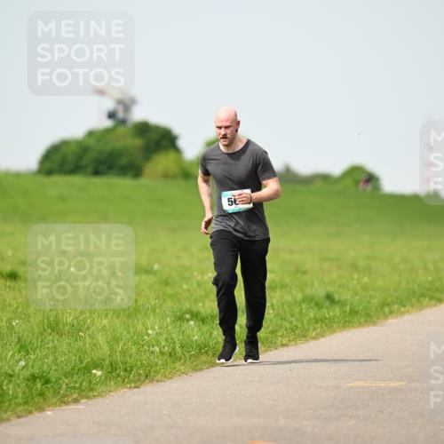 10.05.2026 - 8. Wedeler Halbmarathon Dr. Thomas Lammeyer http://msf.ph/oto/9710965 10.05.2026 12:05:32 Laufen  meine-sportfotos.de