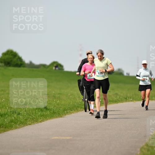 10.05.2026 - 8. Wedeler Halbmarathon Dr. Thomas Lammeyer http://msf.ph/oto/9711009 10.05.2026 12:05:35 Laufen 125, 316 meine-sportfotos.de