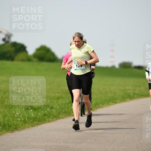 10.05.2026 - 8. Wedeler Halbmarathon Dr. Thomas Lammeyer http://msf.ph/oto/9711069 10.05.2026 12:05:39 Laufen 125 meine-sportfotos.de