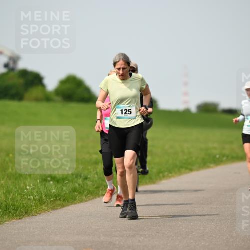 10.05.2026 - 8. Wedeler Halbmarathon Dr. Thomas Lammeyer http://msf.ph/oto/9711072 10.05.2026 12:05:39 Laufen 125 meine-sportfotos.de