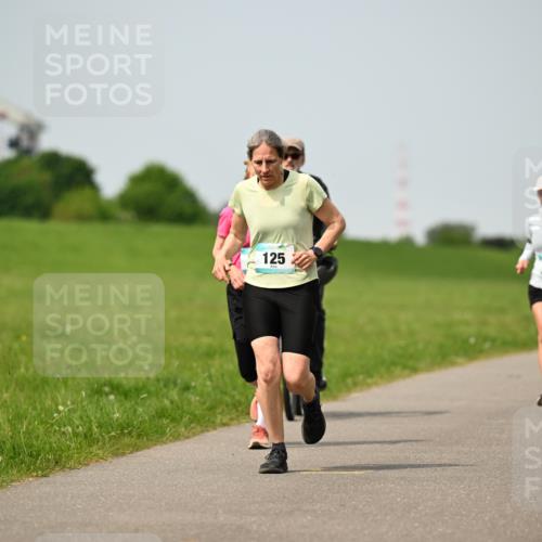 10.05.2026 - 8. Wedeler Halbmarathon Dr. Thomas Lammeyer http://msf.ph/oto/9711077 10.05.2026 12:05:39 Laufen 125 meine-sportfotos.de