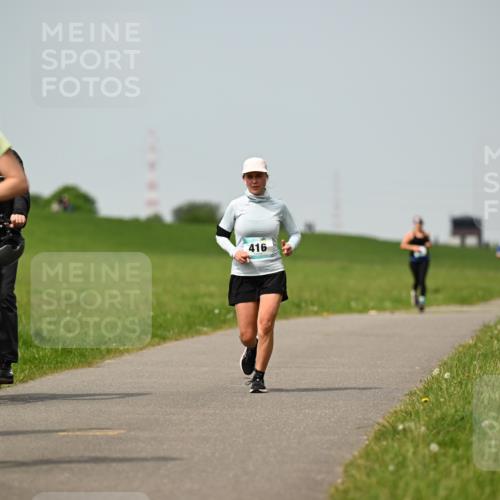 10.05.2026 - 8. Wedeler Halbmarathon Dr. Thomas Lammeyer http://msf.ph/oto/9711080 10.05.2026 12:05:40 Laufen 125, 416 meine-sportfotos.de