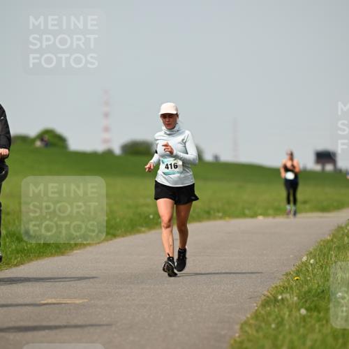 10.05.2026 - 8. Wedeler Halbmarathon Dr. Thomas Lammeyer http://msf.ph/oto/9711086 10.05.2026 12:05:41 Laufen 125, 416 meine-sportfotos.de