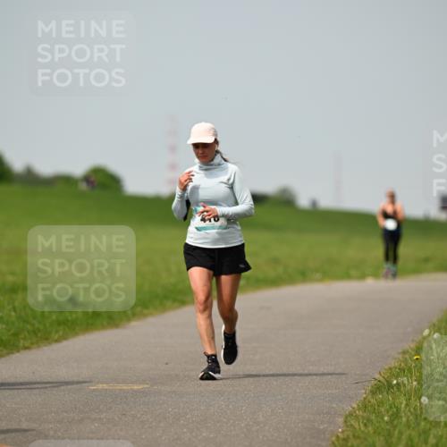10.05.2026 - 8. Wedeler Halbmarathon Dr. Thomas Lammeyer http://msf.ph/oto/9711111 10.05.2026 12:05:42 Laufen  meine-sportfotos.de