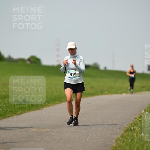 10.05.2026 - 8. Wedeler Halbmarathon Dr. Thomas Lammeyer http://msf.ph/oto/9711113 10.05.2026 12:05:42 Laufen 416 meine-sportfotos.de