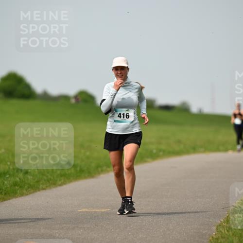 10.05.2026 - 8. Wedeler Halbmarathon Dr. Thomas Lammeyer http://msf.ph/oto/9711129 10.05.2026 12:05:43 Laufen 416 meine-sportfotos.de