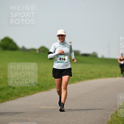 10.05.2026 - 8. Wedeler Halbmarathon Dr. Thomas Lammeyer http://msf.ph/oto/9711132 10.05.2026 12:05:43 Laufen 416 meine-sportfotos.de