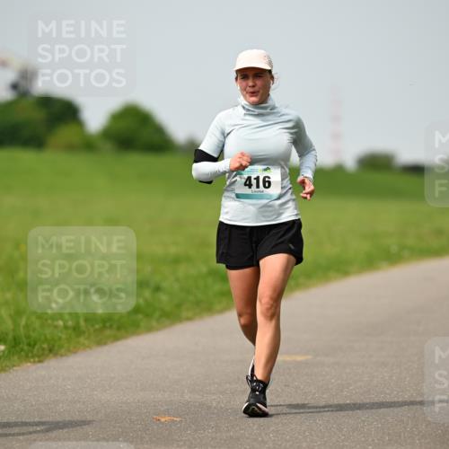 10.05.2026 - 8. Wedeler Halbmarathon Dr. Thomas Lammeyer http://msf.ph/oto/9711157 10.05.2026 12:05:45 Laufen 416 meine-sportfotos.de
