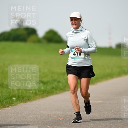 10.05.2026 - 8. Wedeler Halbmarathon Dr. Thomas Lammeyer http://msf.ph/oto/9711167 10.05.2026 12:05:45 Laufen 416 meine-sportfotos.de